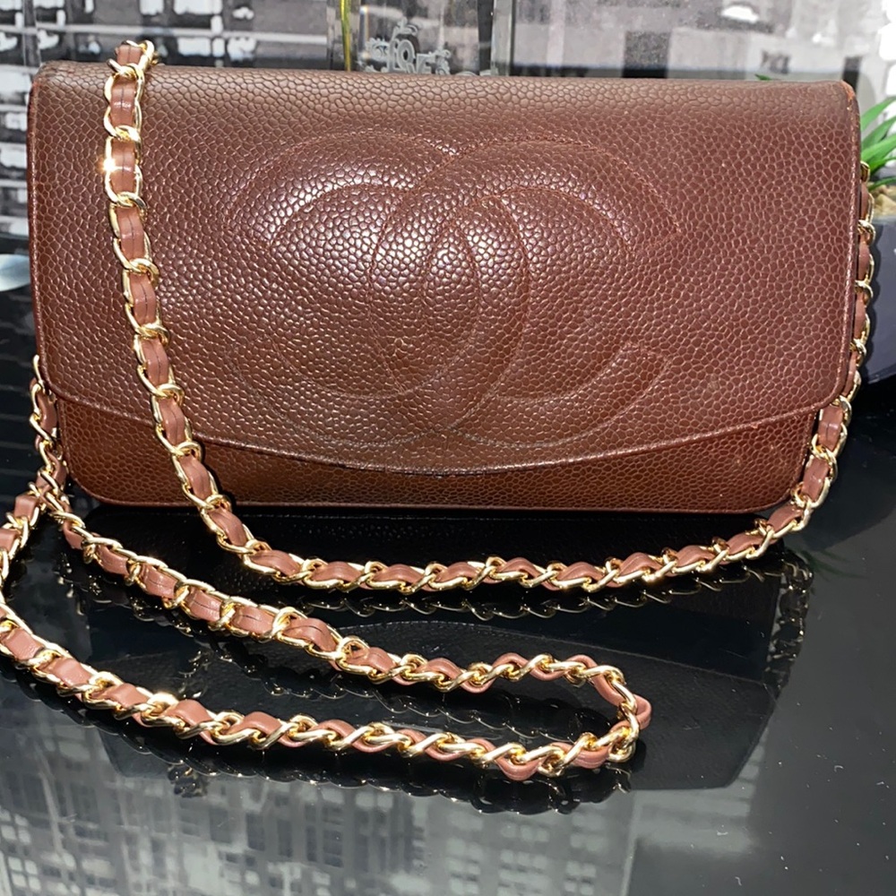 SOLDAuthentic CHANEL CC Logo Caviar Leather Purse Wallet - Picture 3 of 17
